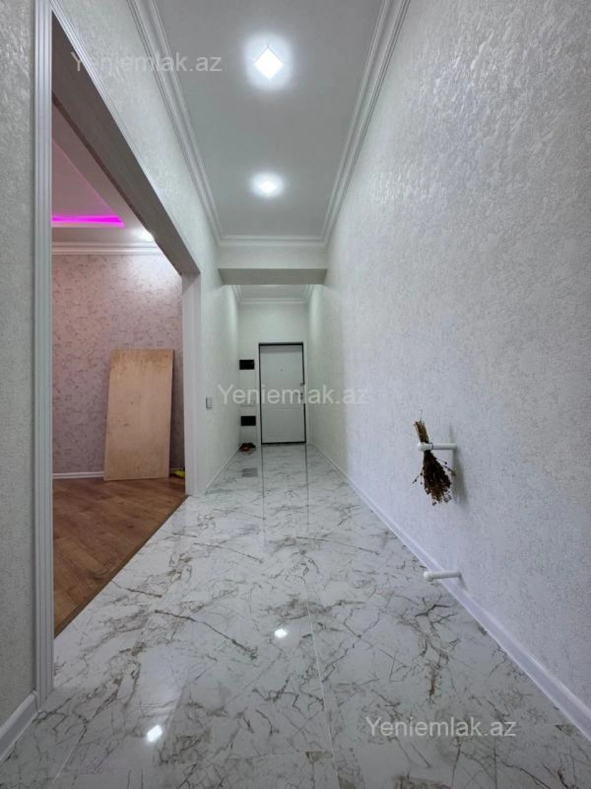 Satılır 2 otaqlı yeni tikili 63 m²