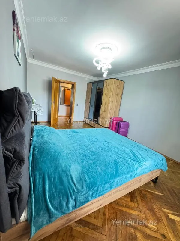 Satılır 3 otaqlı köhnə tikili 85 m²