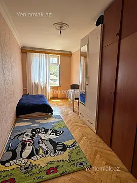 Satılır 3 otaqlı köhnə tikili 85 m²