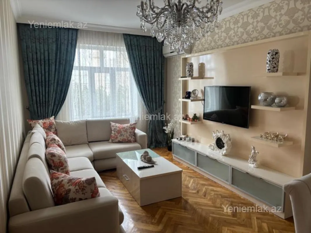 Satılır 3 otaqlı köhnə tikili 95 m²