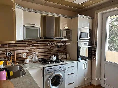Satılır 3 otaqlı köhnə tikili 95 m²