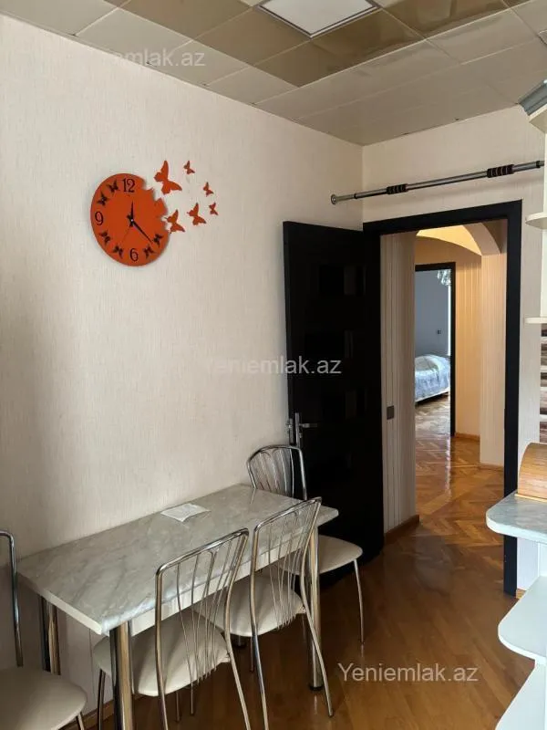 Satılır 3 otaqlı köhnə tikili 95 m²