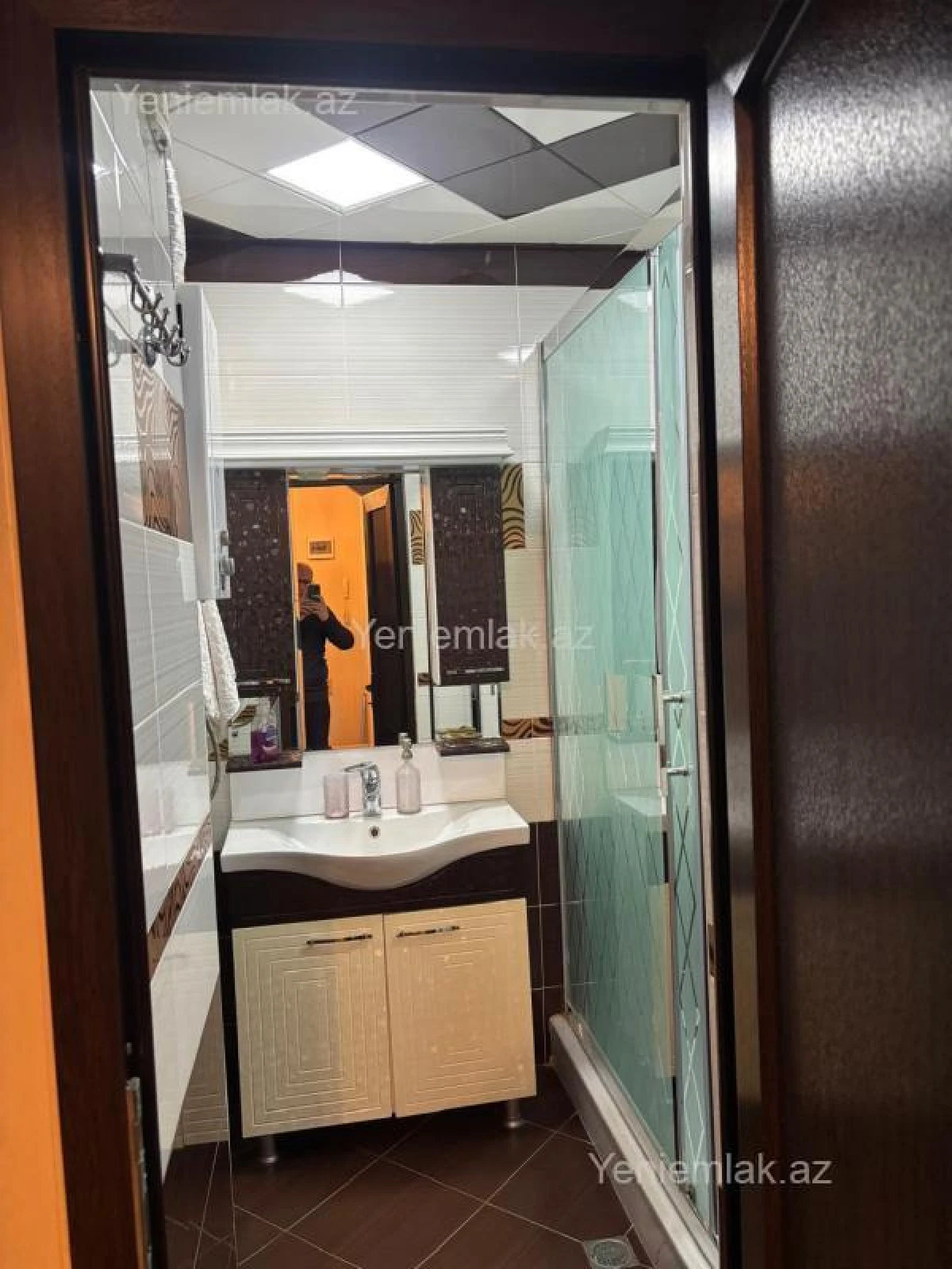 Satılır 3 otaqlı köhnə tikili 95 m²