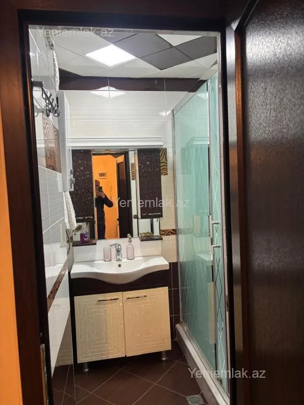 Satılır 3 otaqlı köhnə tikili 95 m²