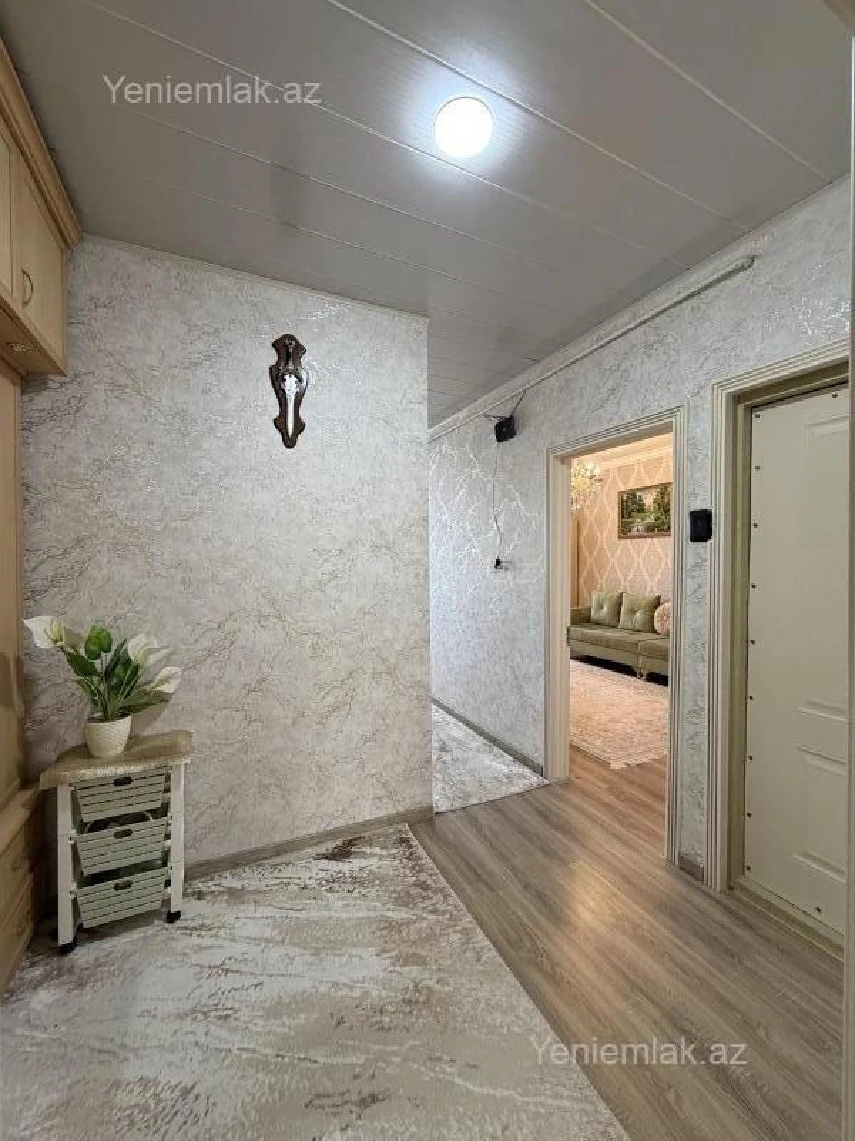 Satılır 2 otaqlı köhnə tikili 60 m²