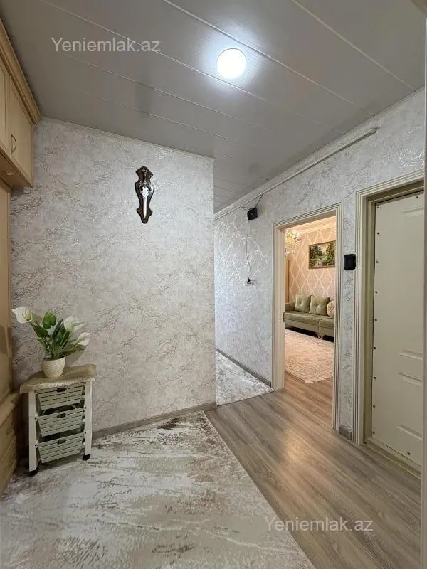 Satılır 2 otaqlı köhnə tikili 60 m²