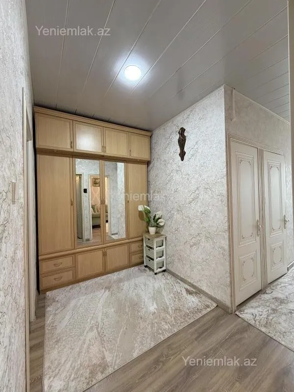 Satılır 2 otaqlı köhnə tikili 60 m²