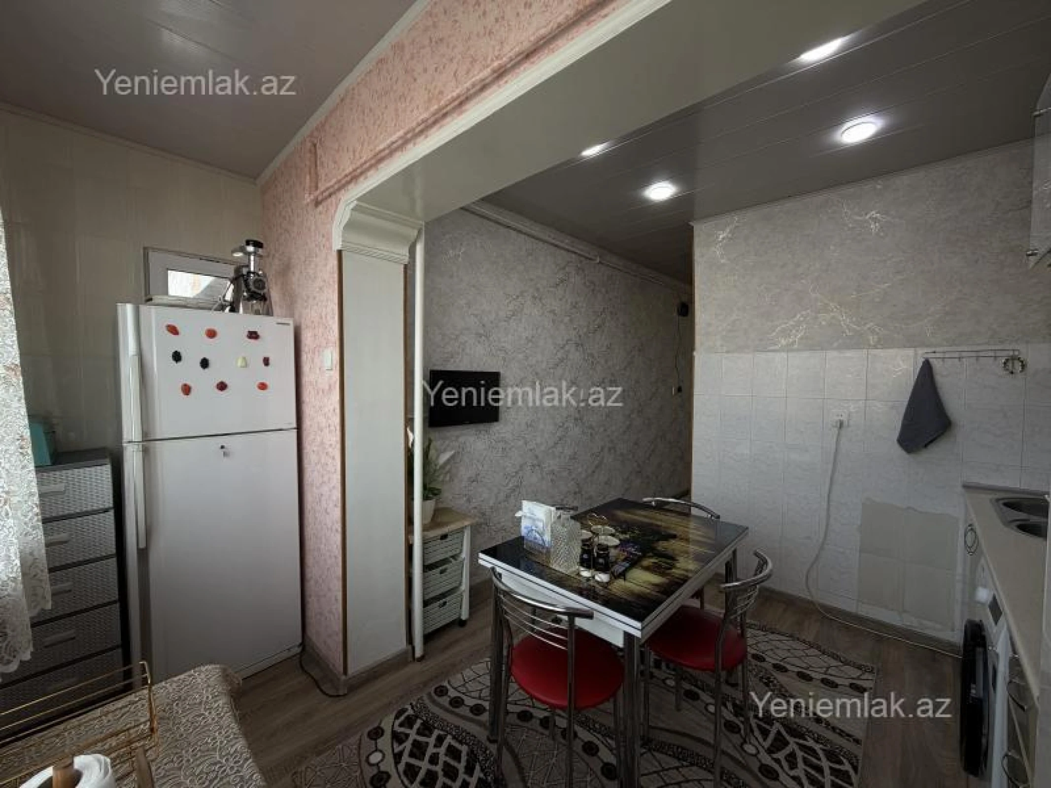 Satılır 2 otaqlı köhnə tikili 60 m²