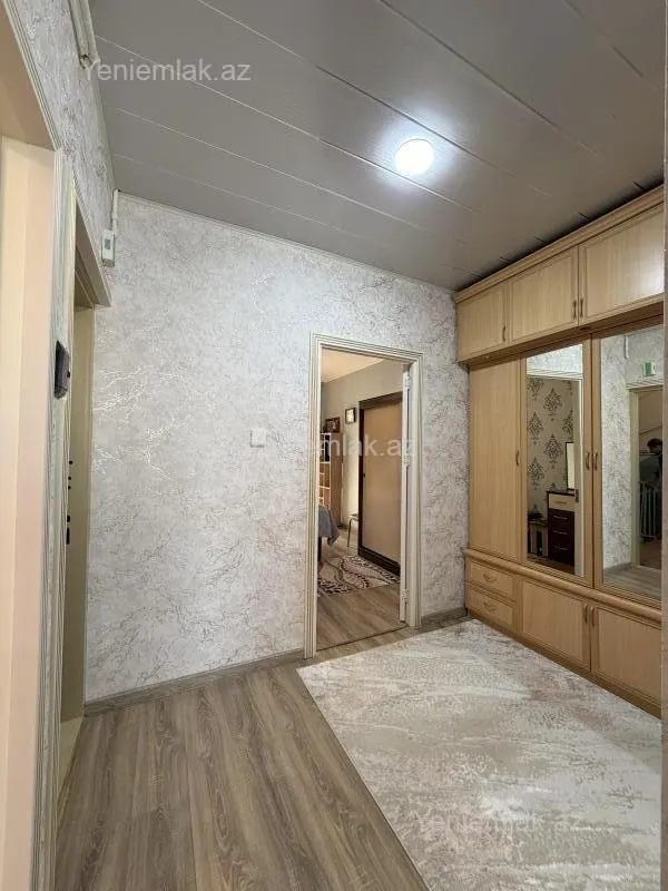 Satılır 2 otaqlı köhnə tikili 60 m²