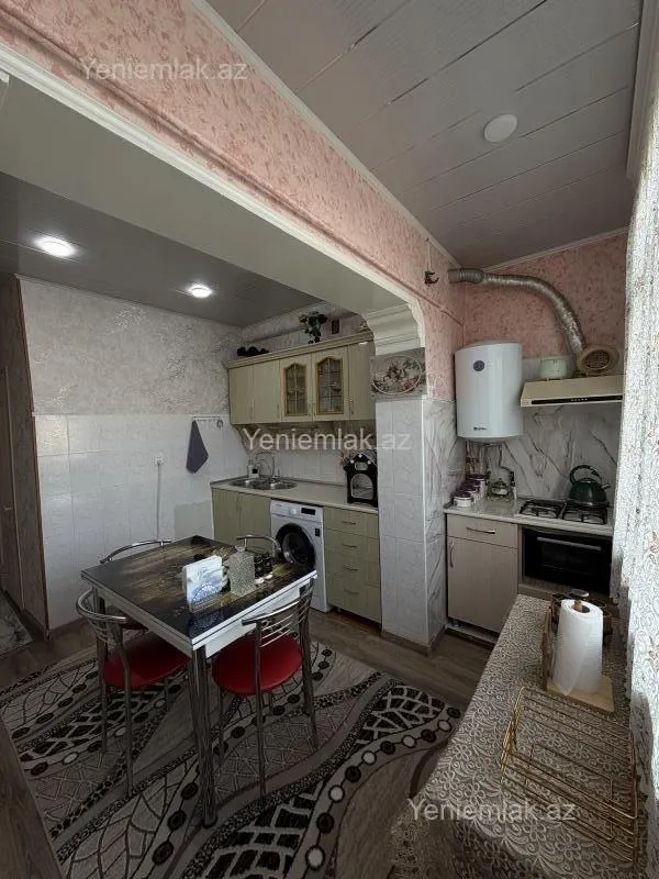 Satılır 2 otaqlı köhnə tikili 60 m²