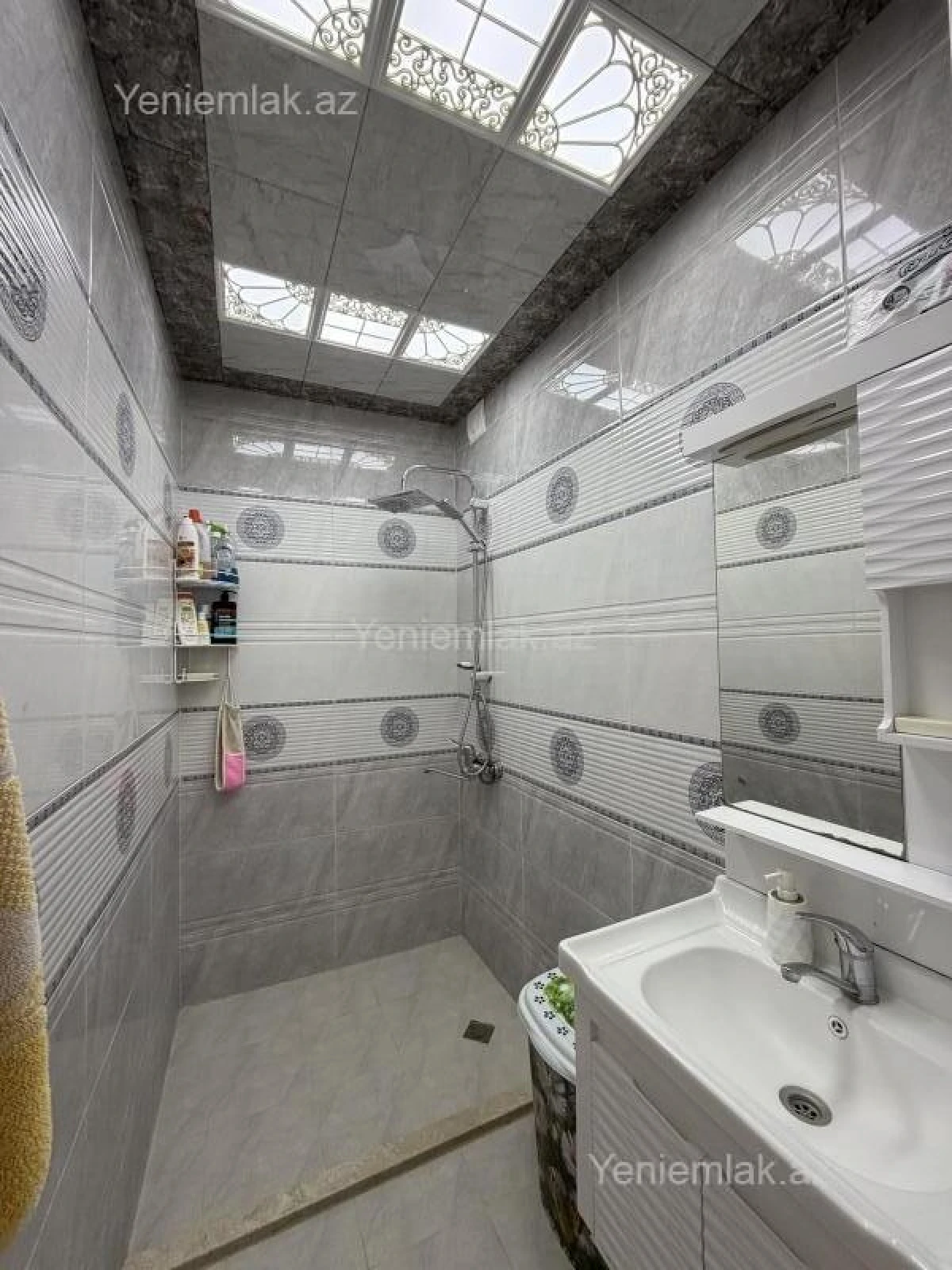 Satılır 2 otaqlı köhnə tikili 60 m²