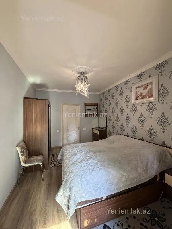 Satılır 2 otaqlı köhnə tikili 60 m²