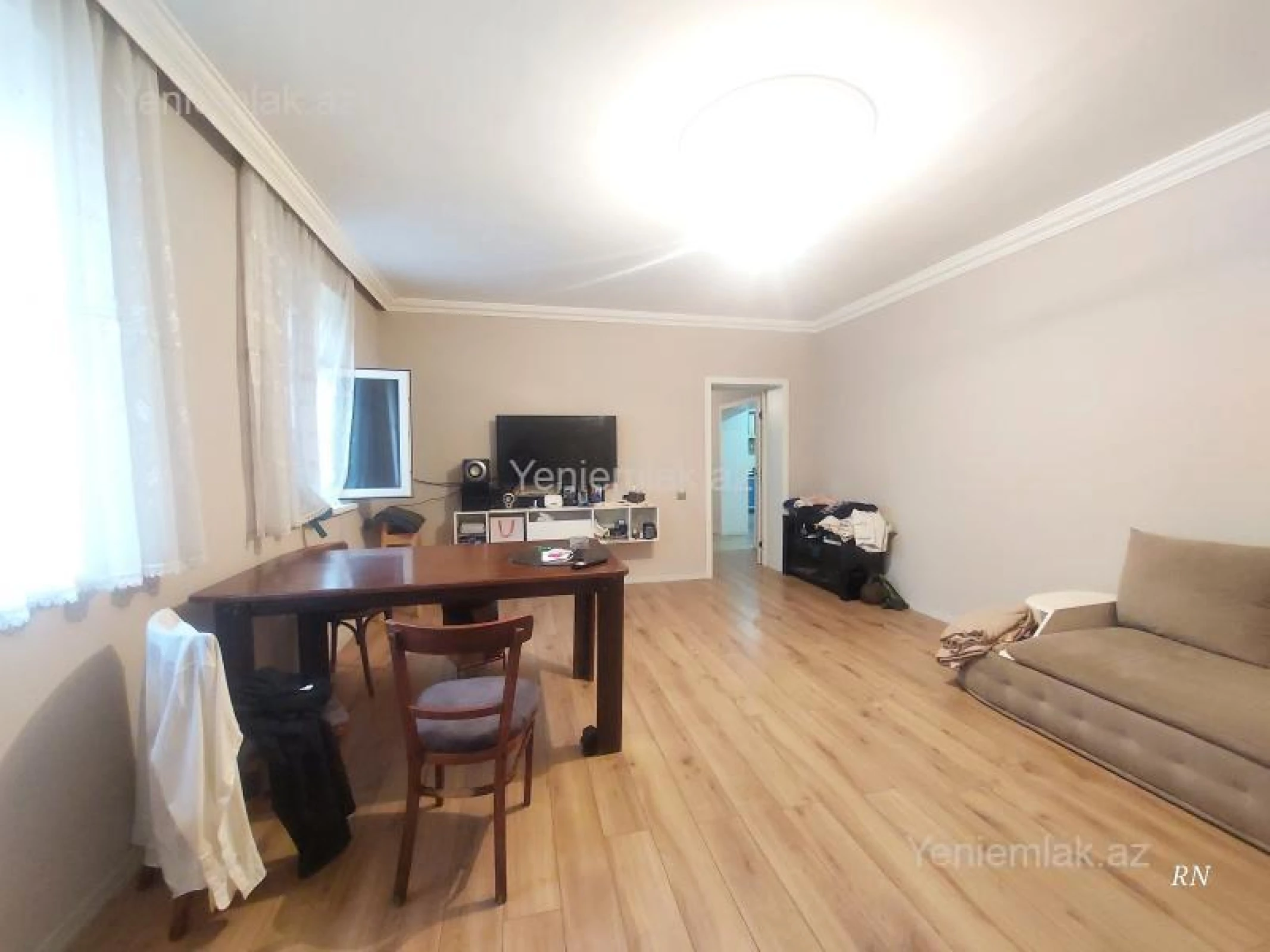 Satılır 4 otaqlı köhnə tikili 90 m²