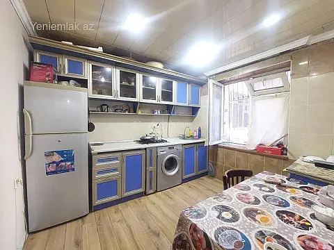 Satılır 4 otaqlı köhnə tikili 90 m²