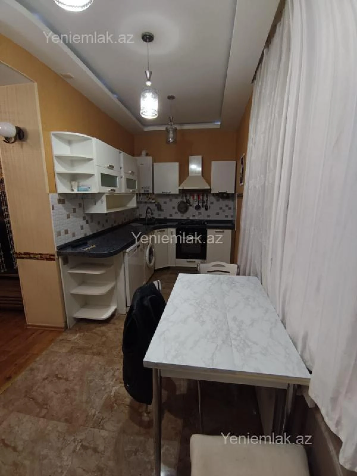 Satılır 5 otaqlı köhnə tikili 85 m²