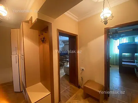 Satılır 4 otaqlı köhnə tikili 121 m²