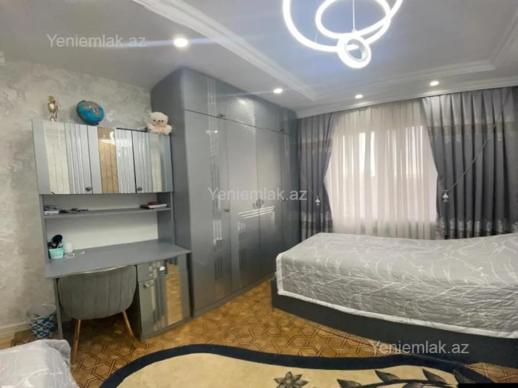 Satılır 5 otaqlı köhnə tikili 125 m²
