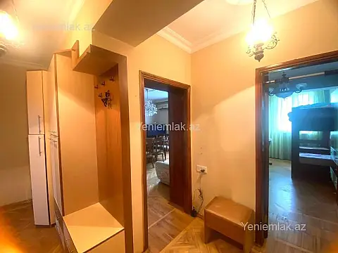 Satılır 4 otaqlı köhnə tikili 110 m²