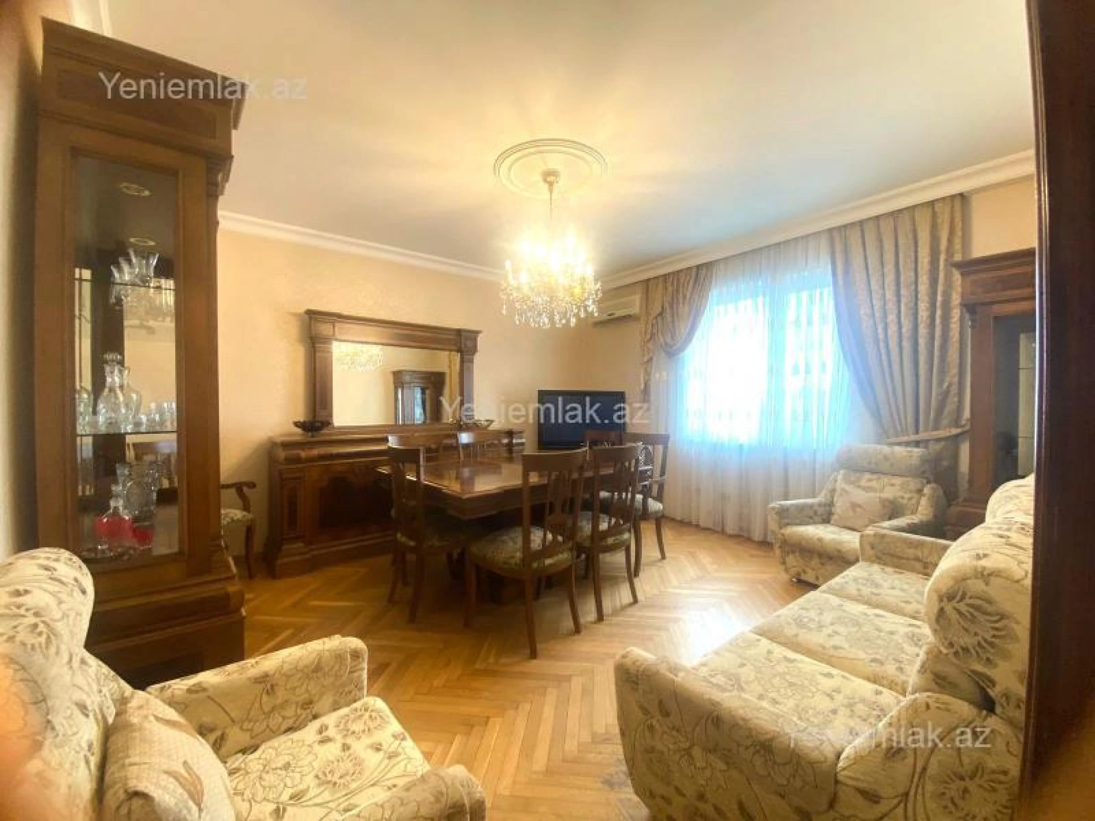 Satılır 4 otaqlı köhnə tikili 110 m²