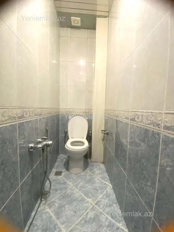 Satılır 4 otaqlı köhnə tikili 110 m²