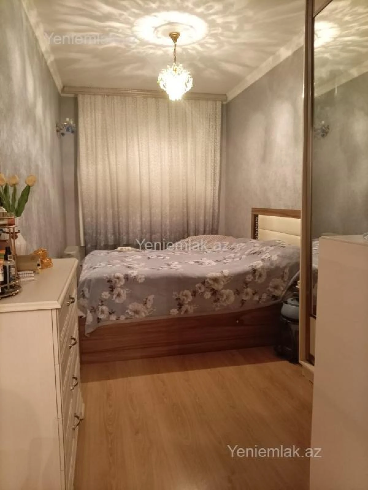 Satılır 2 otaqlı köhnə tikili 55 m²