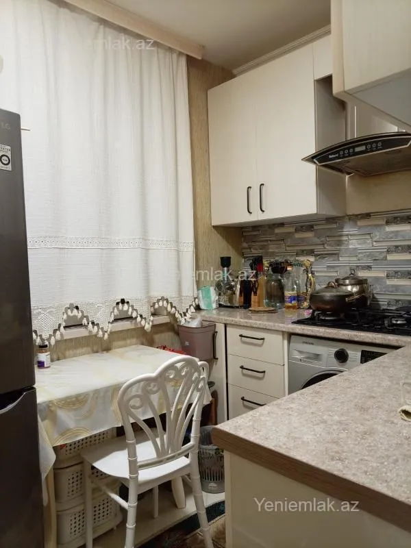 Satılır 2 otaqlı köhnə tikili 55 m²