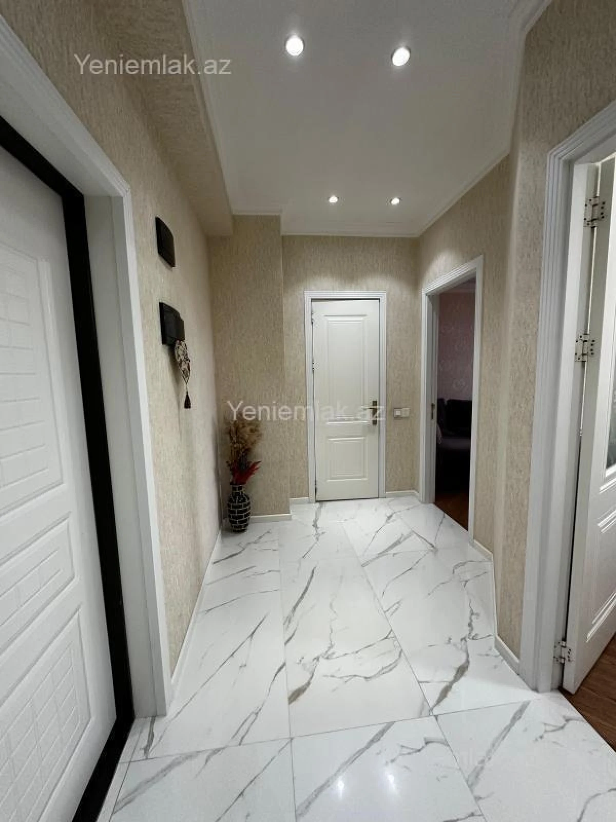 Satılır 2 otaqlı yeni tikili 60 m²