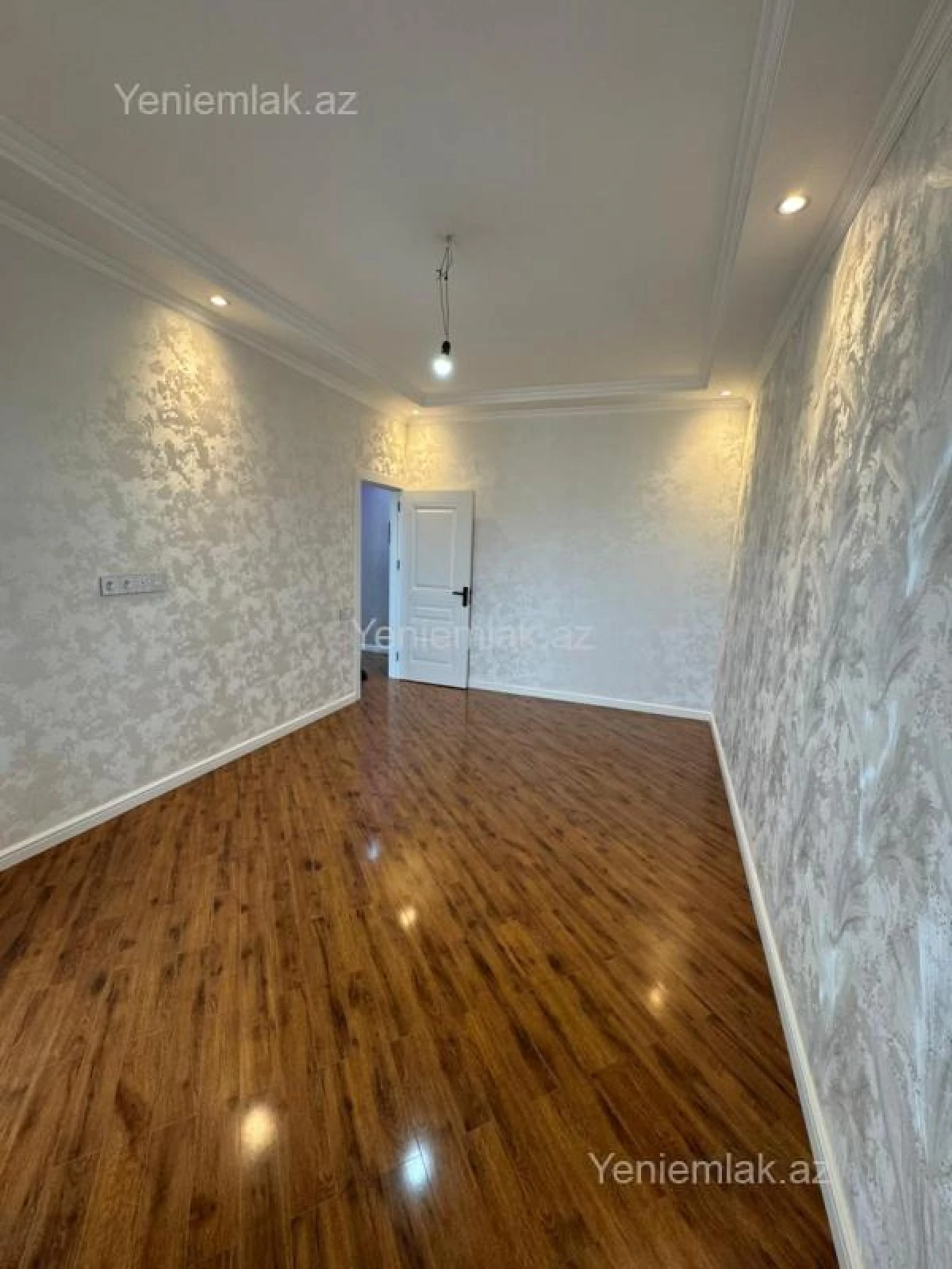 Satılır 2 otaqlı köhnə tikili 60 m²