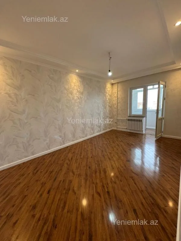 Satılır 2 otaqlı köhnə tikili 60 m²
