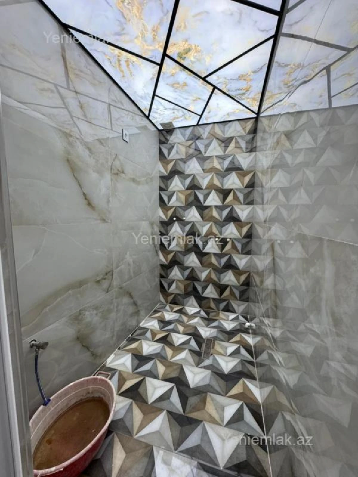 Satılır 2 otaqlı köhnə tikili 60 m²