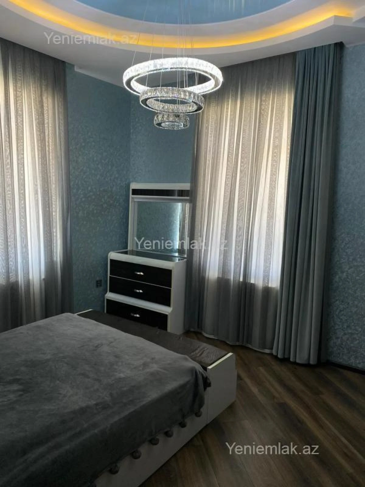 Satılır 6 otaqlı həyət evi 280 m²