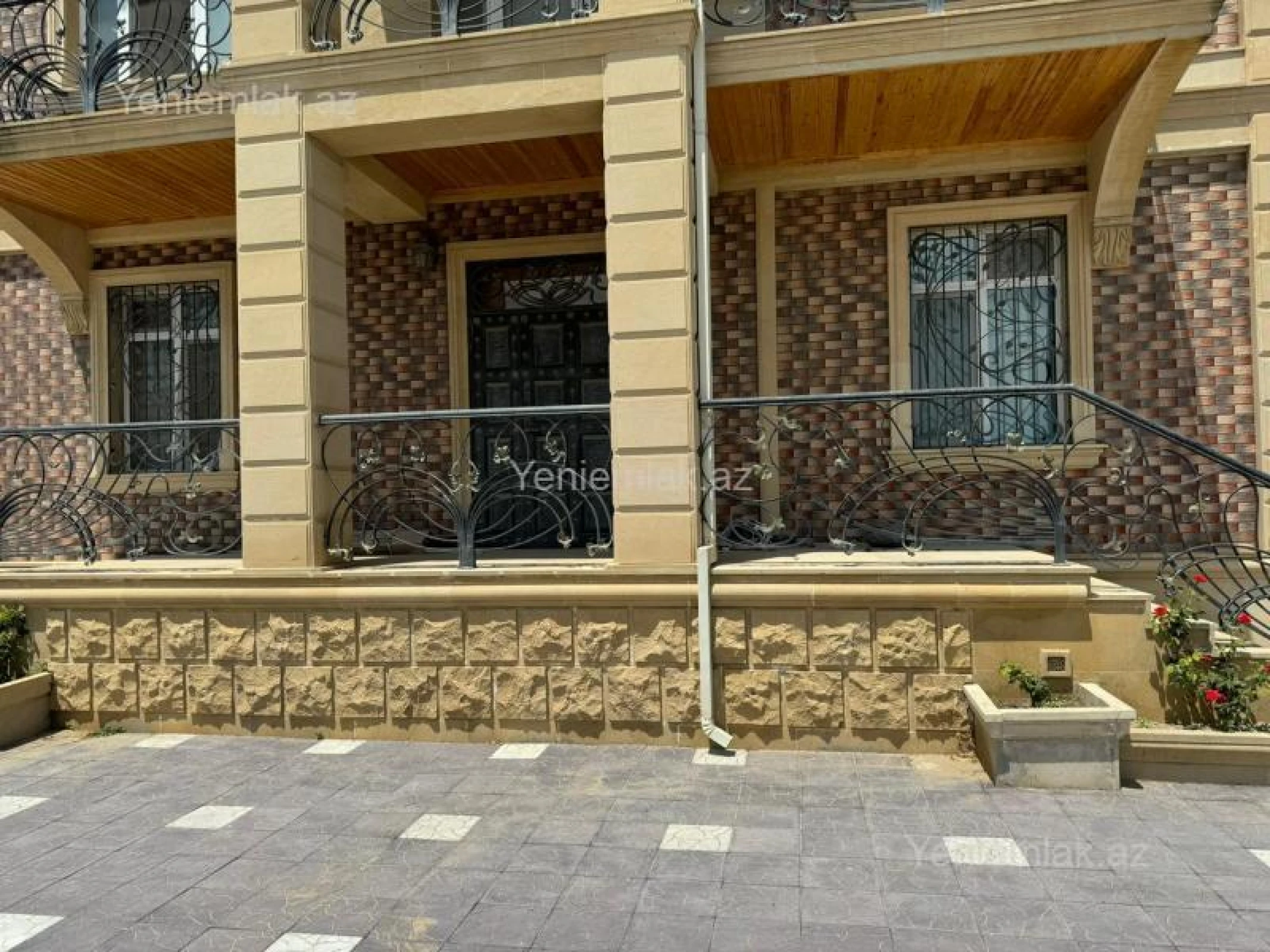 Satılır 6 otaqlı həyət evi 280 m²