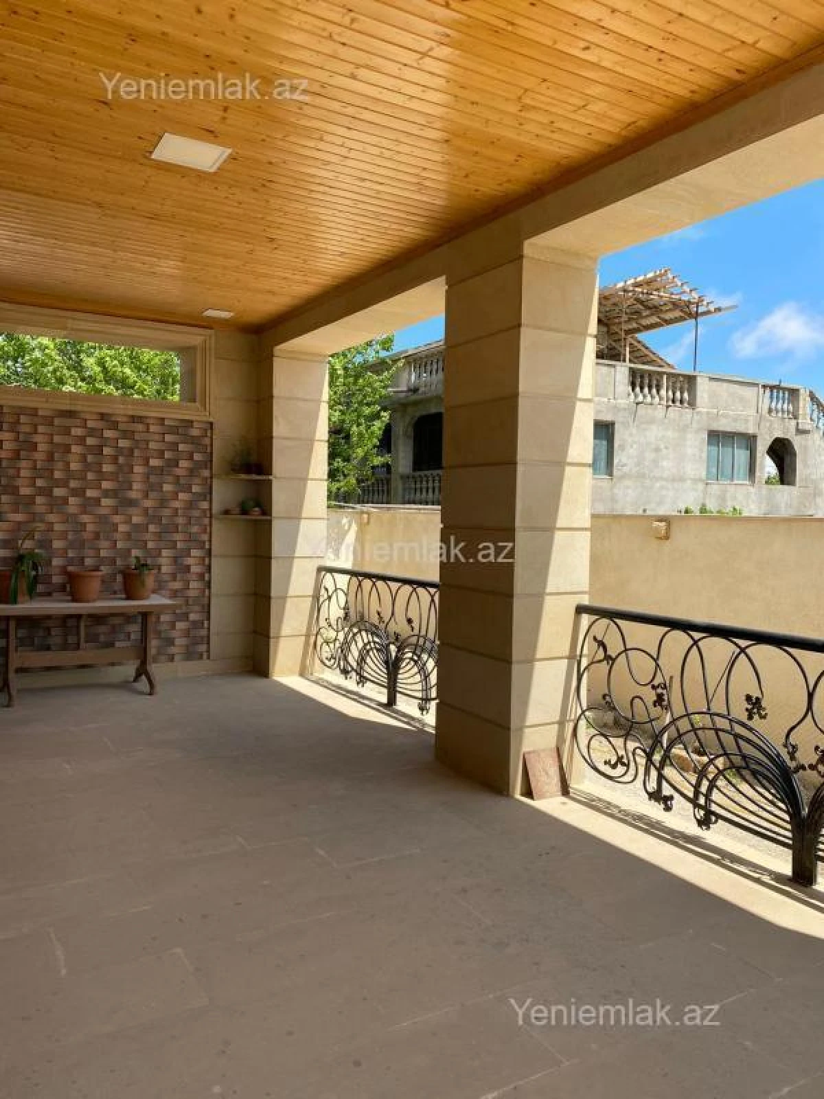 Satılır 6 otaqlı həyət evi 280 m²