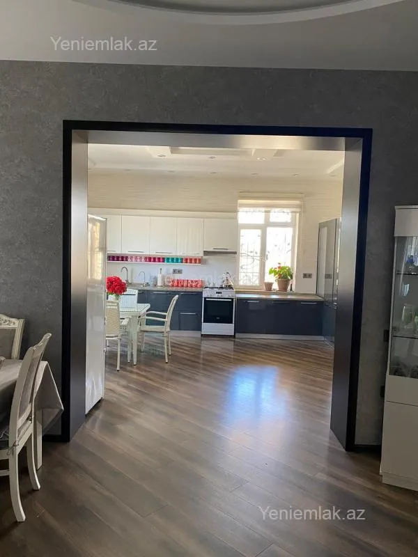 Satılır 6 otaqlı həyət evi 280 m²