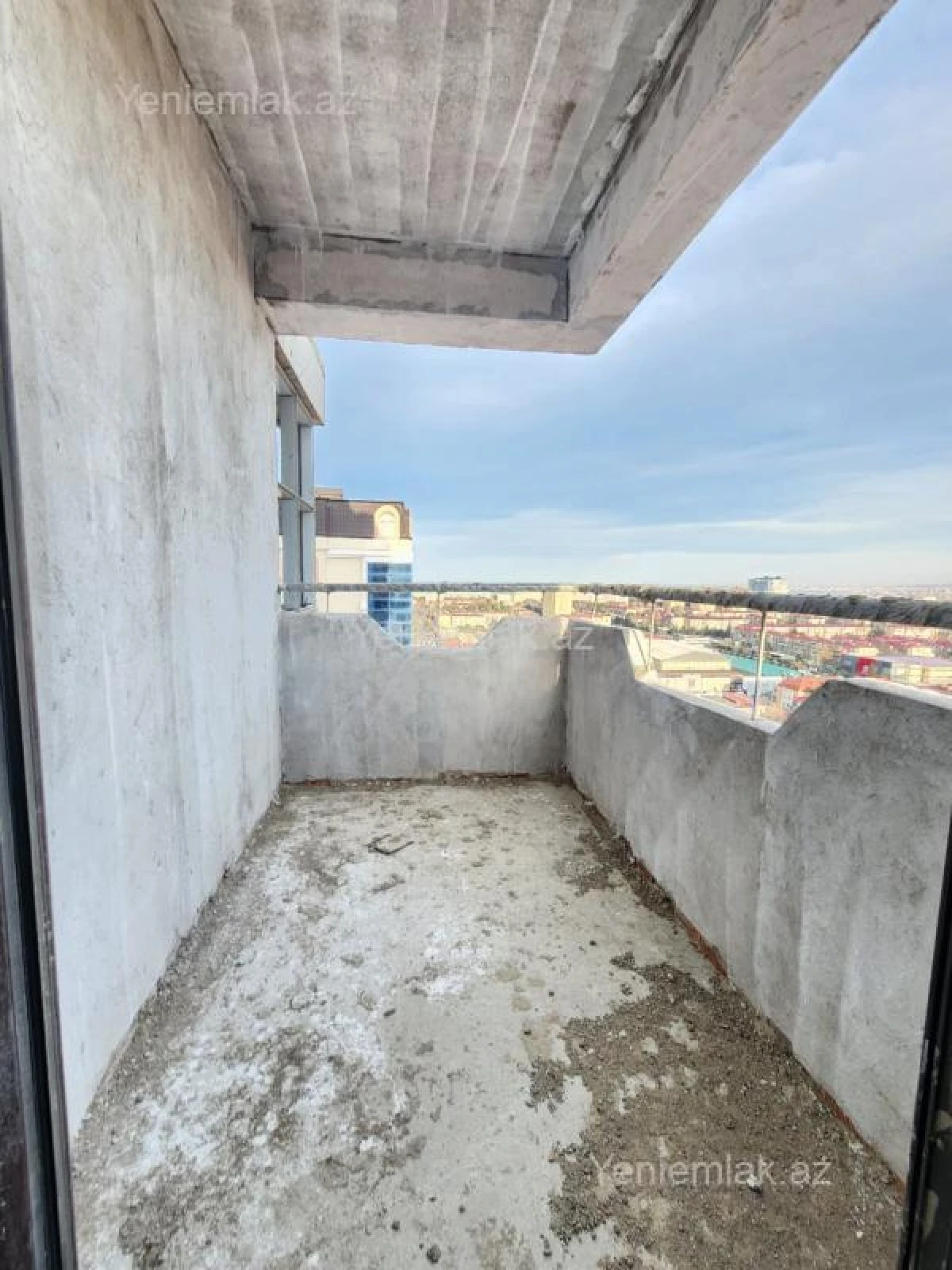 Satılır 3 otaqlı yeni tikili 130 m²