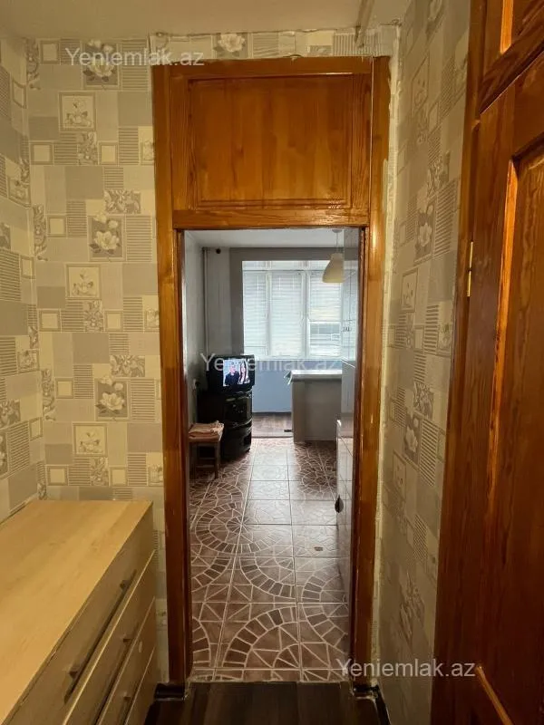 Satılır 2 otaqlı köhnə tikili 60 m²