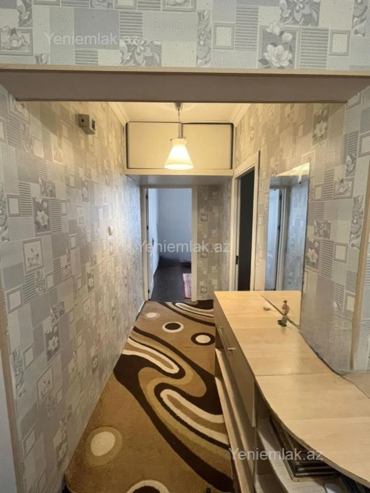 Satılır 2 otaqlı köhnə tikili 60 m²