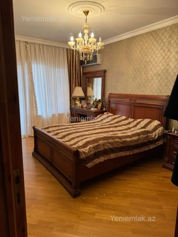 Satılır 3 otaqlı köhnə tikili 90 m²