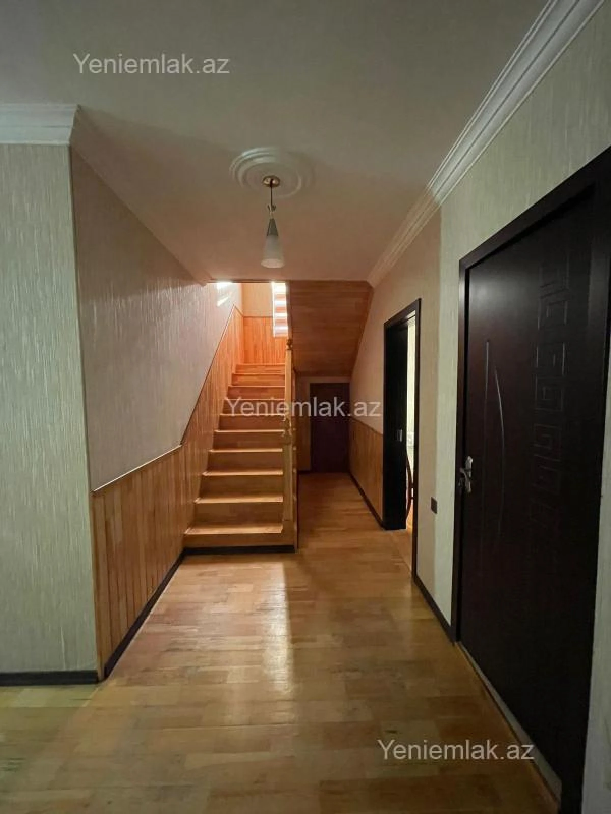 Satılır 5 otaqlı həyət evi 280 m²