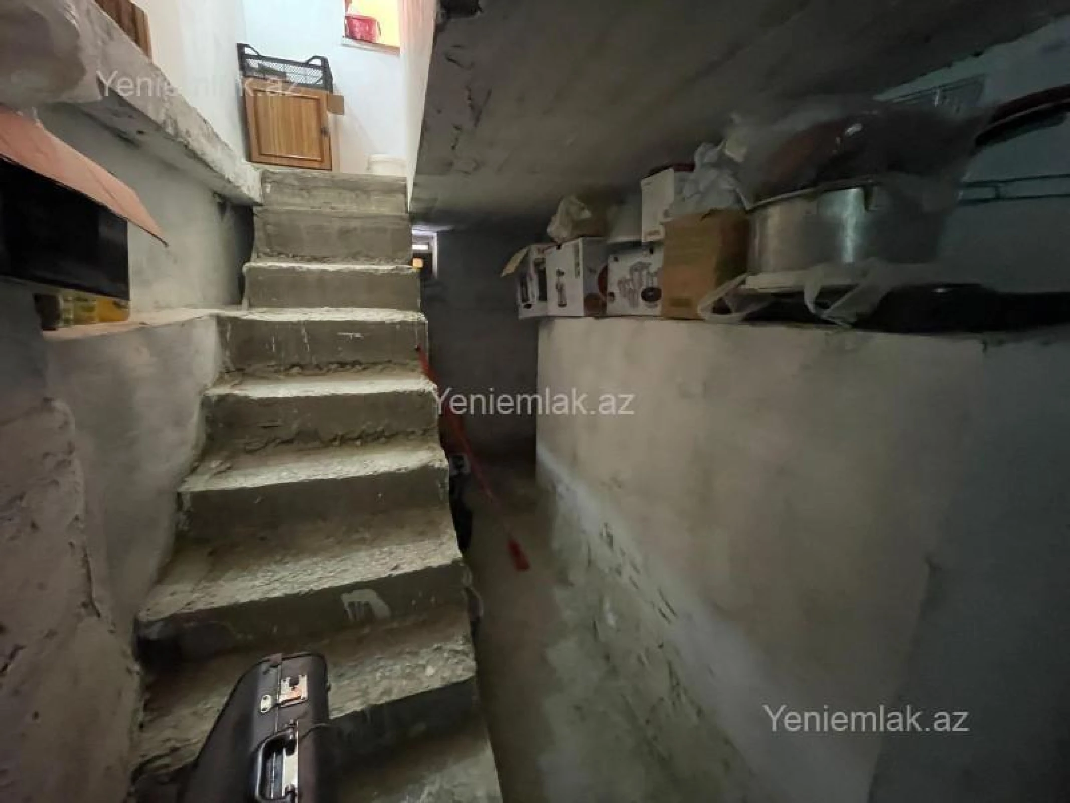 Satılır 5 otaqlı həyət evi 280 m²