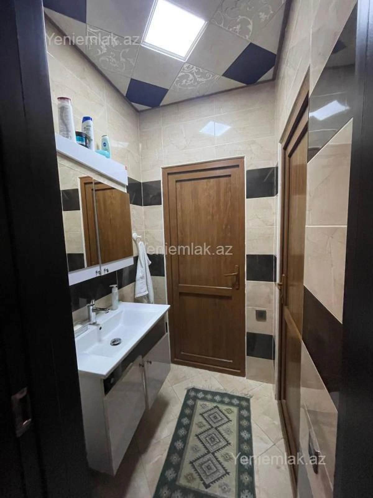 Satılır 5 otaqlı həyət evi 280 m²