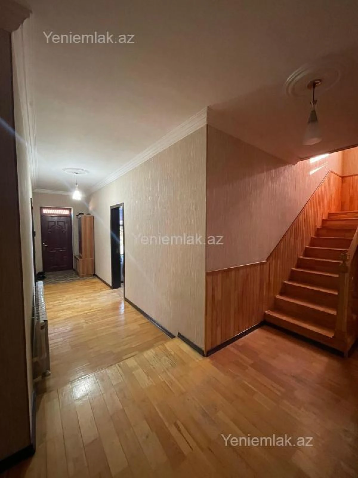 Satılır 5 otaqlı həyət evi 280 m²