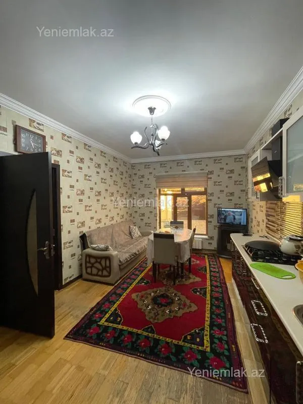 Satılır 5 otaqlı həyət evi 280 m²