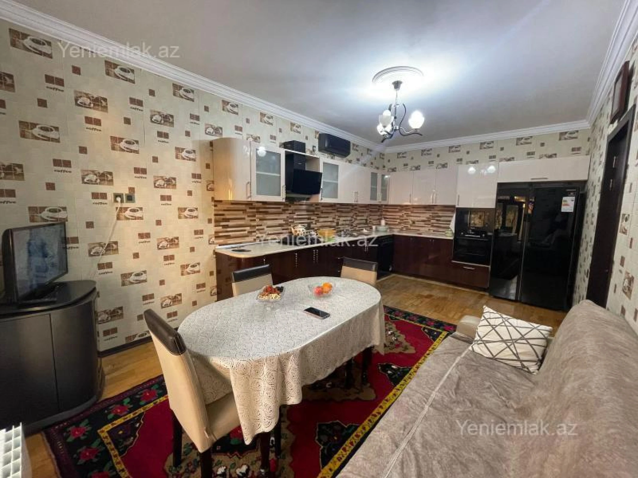 Satılır 5 otaqlı həyət evi 280 m²