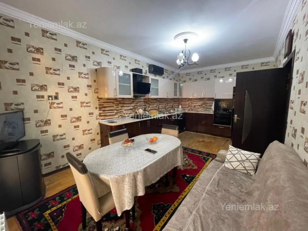Satılır 5 otaqlı həyət evi 280 m²