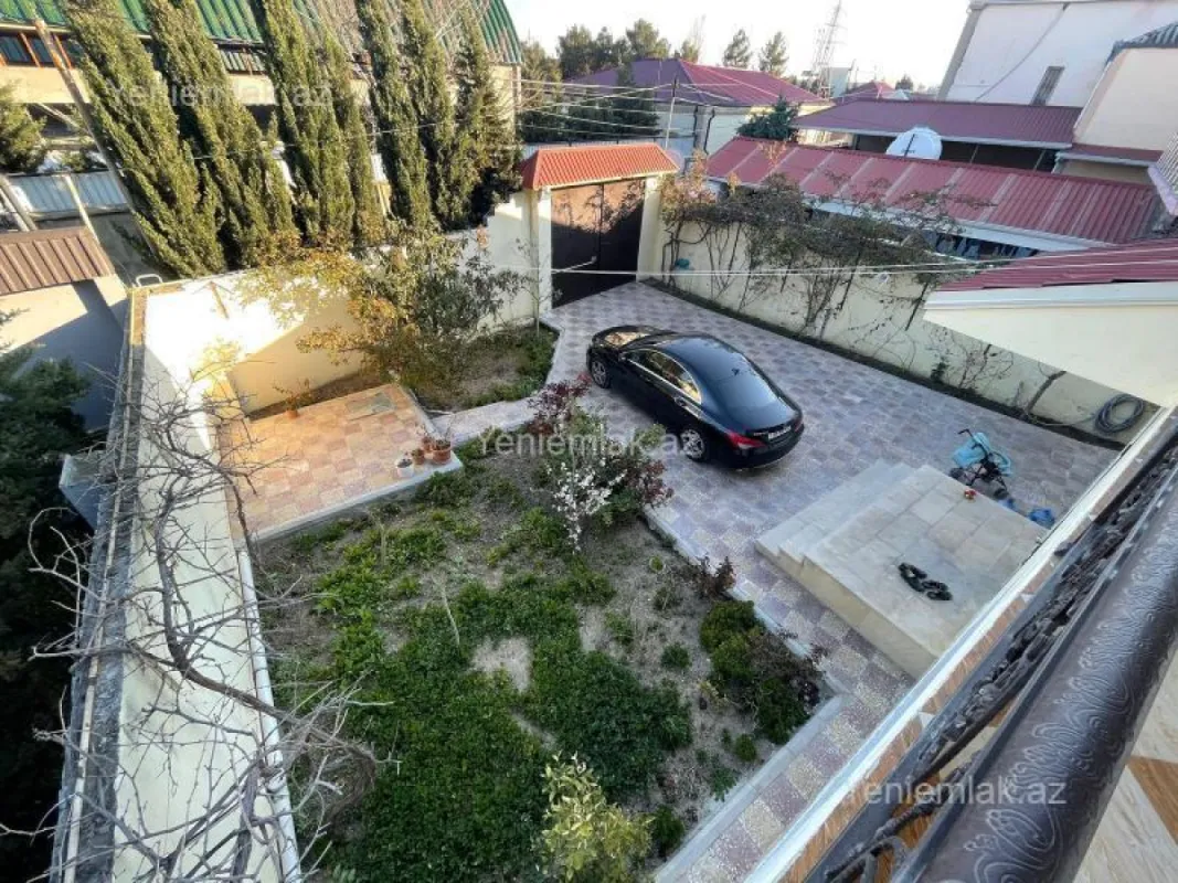 Satılır 5 otaqlı həyət evi 280 m²
