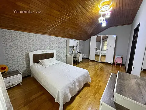 Satılır 5 otaqlı həyət evi 280 m²