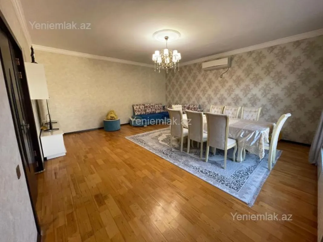 Satılır 5 otaqlı həyət evi 280 m²
