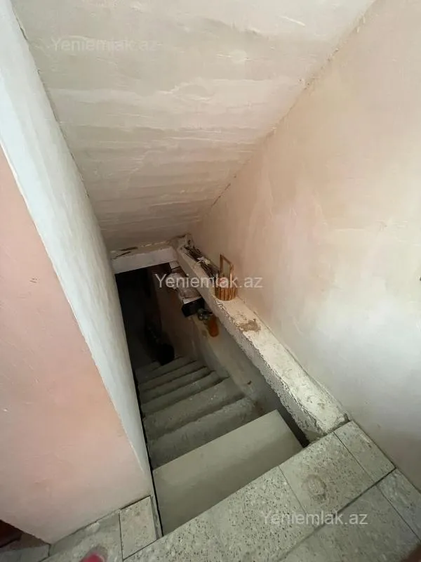 Satılır 5 otaqlı həyət evi 280 m²