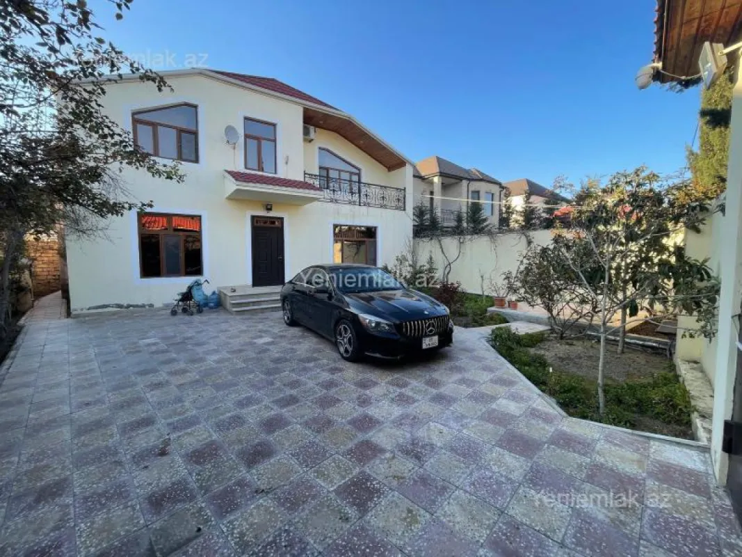 Satılır 5 otaqlı həyət evi 280 m²